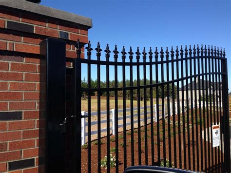 wrought iron fence contractors